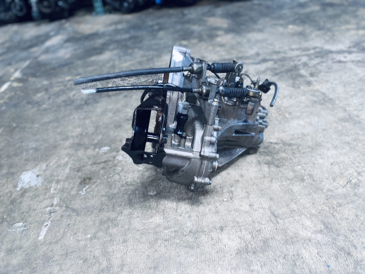2001 - 2005 JDM Honda Civic Manual Transmission  M/T D17 D17a
