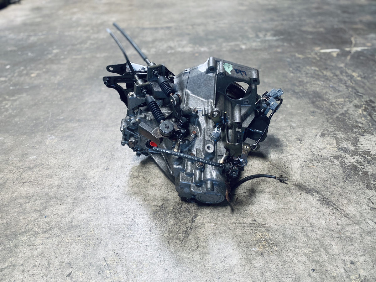 2001 - 2005 JDM Honda Civic Manual Transmission  M/T D17 D17a
