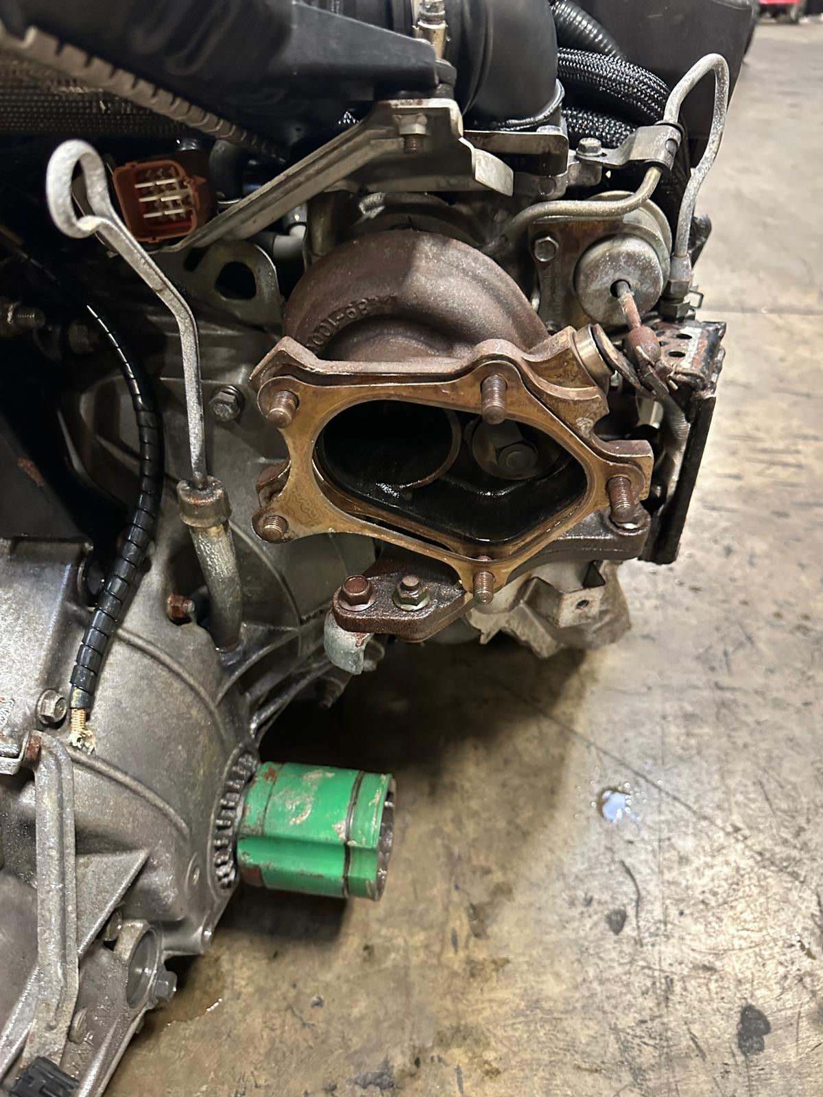 2004-2006 JDM SUBARU LEGACY GT 2.0L DOHC TURBO ENGINE WITH 5 SPPED M/T TRANSMISSION AWD